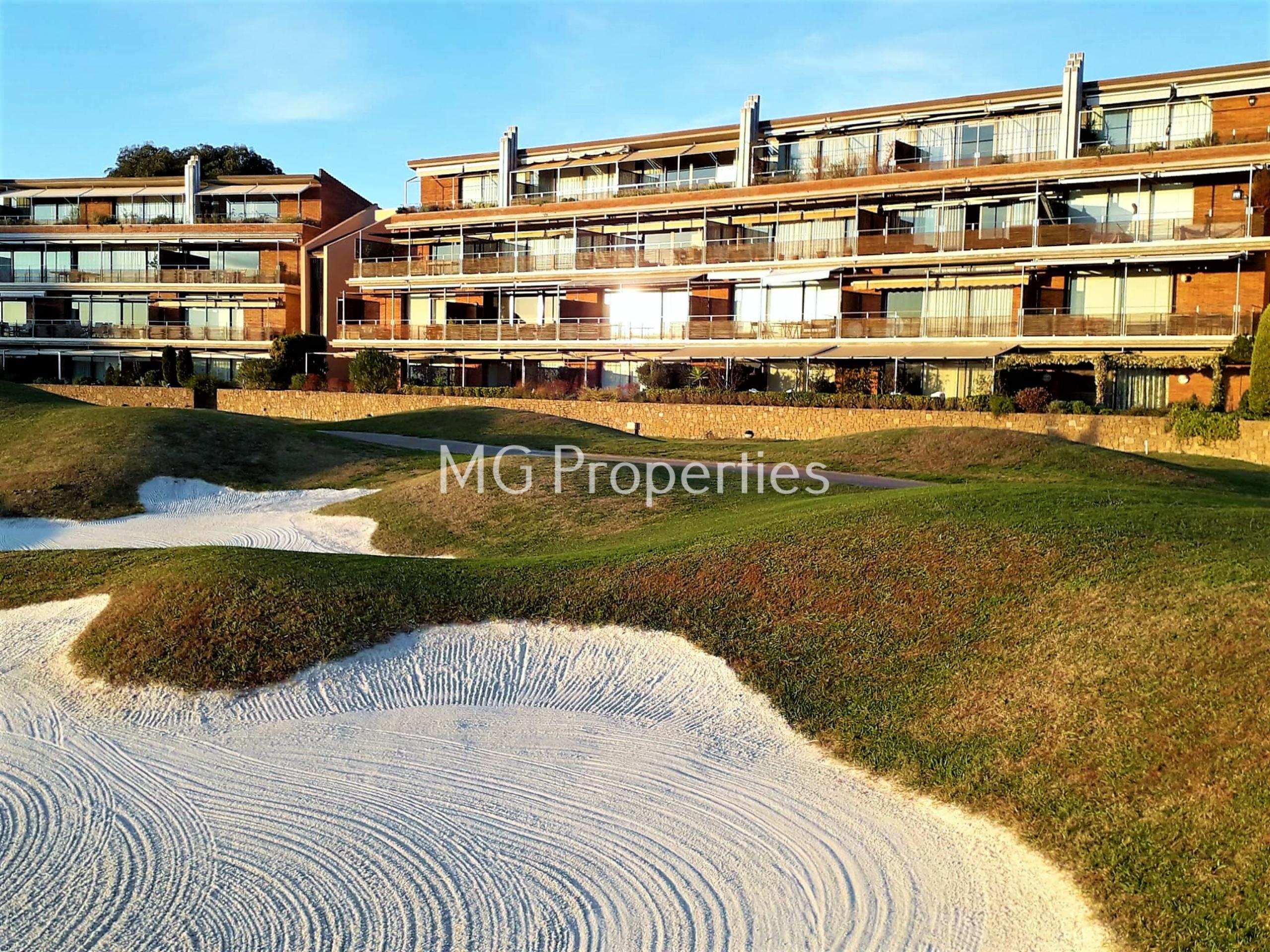 Duplex apartment at  Empordà Golf