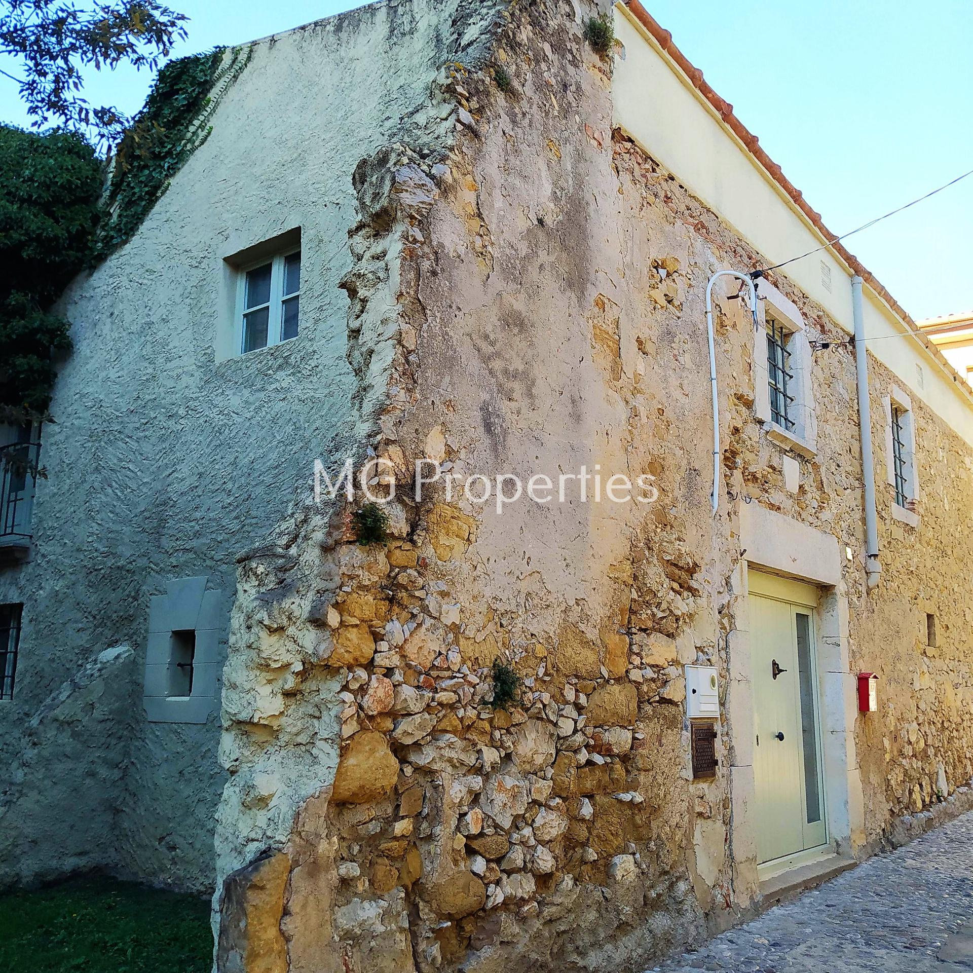 Bonica  casa de poble a Torroella de Montgrì