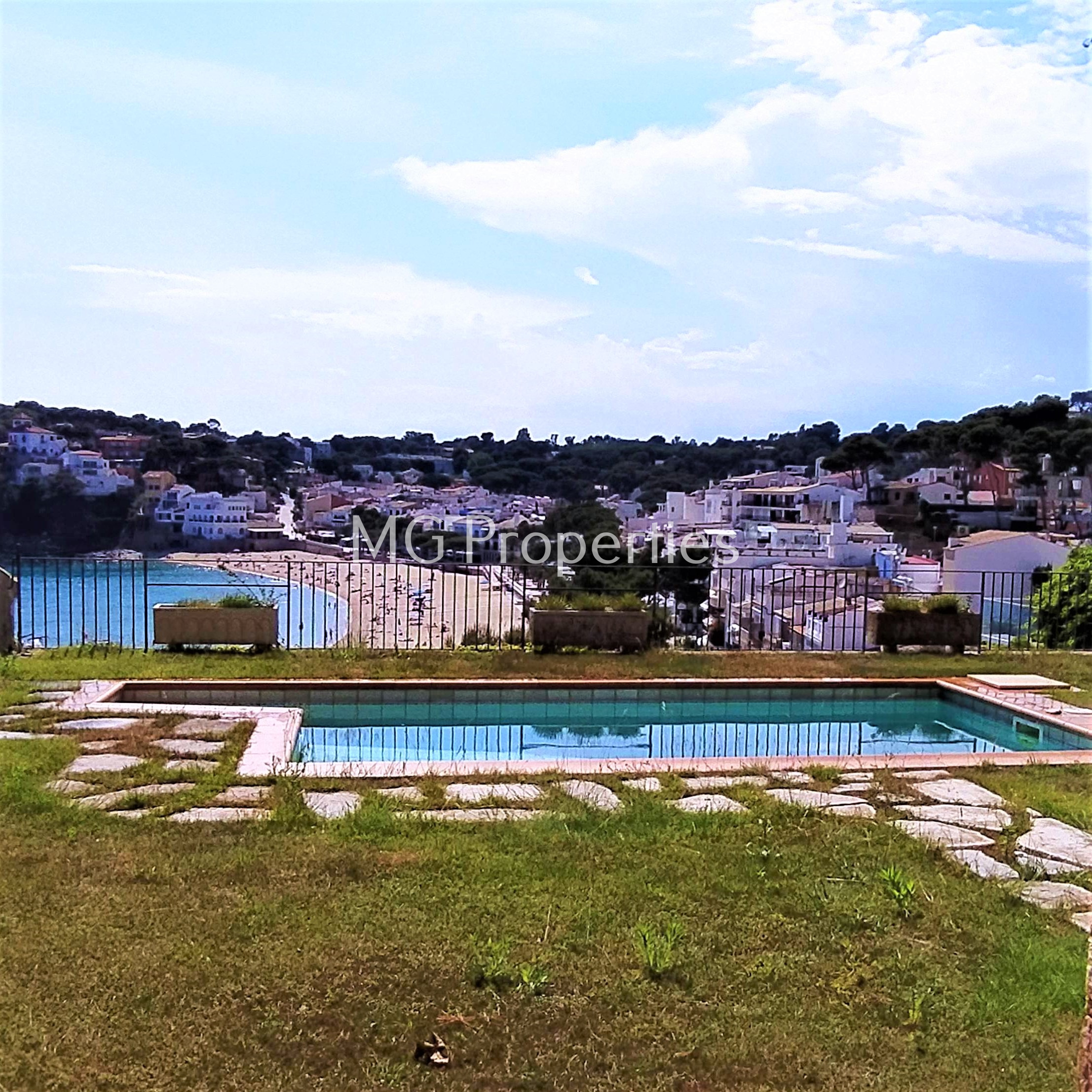 Property with wonderful views in Llafranc